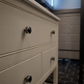 1000w Amy Single Under Mounted Vanity Cabinet - Painted Ivory Lace