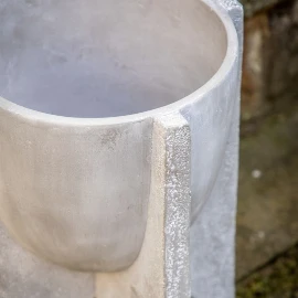 Titus Planter