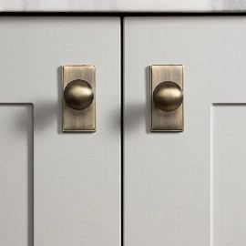 Callcott Knob, 34mm | Dark Brushed Brass