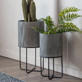 Aida Metal Planter Set of 2