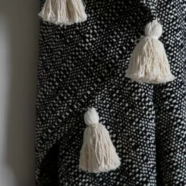 Woven Throw with Tassels Black