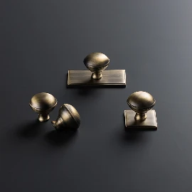 Callcott Knob, 34mm | Dark Brushed Brass