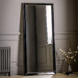 Selene Mirror