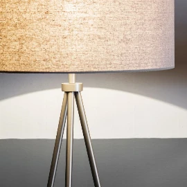 Trisette Lamp