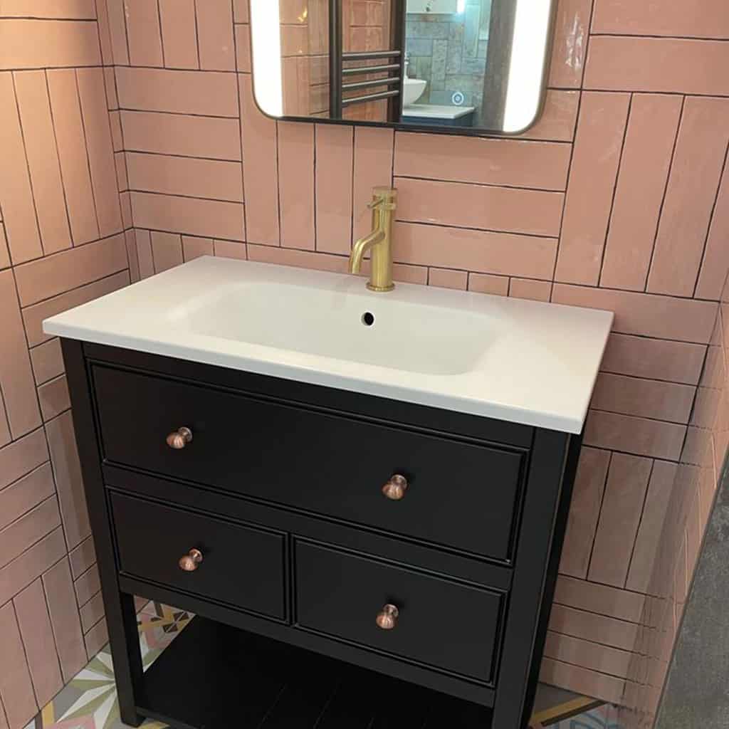 painted vanity unit,bespoke vanity unit,bathroom vanity unit,vanity unit with sink,vanity unit with basin