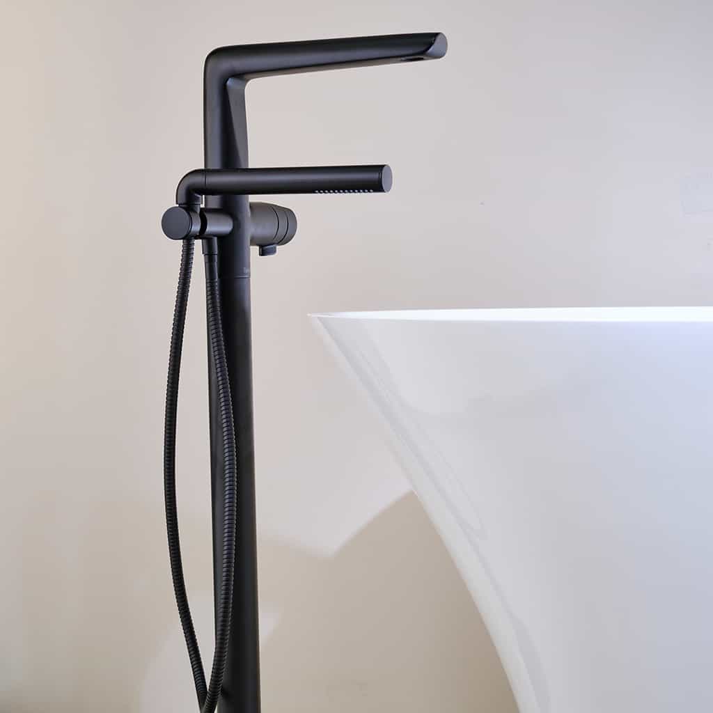 Riobel_0005_PB39BK-EM_Parabola_Freestanding Bath Shower Mixer_Black_Lifestyle1