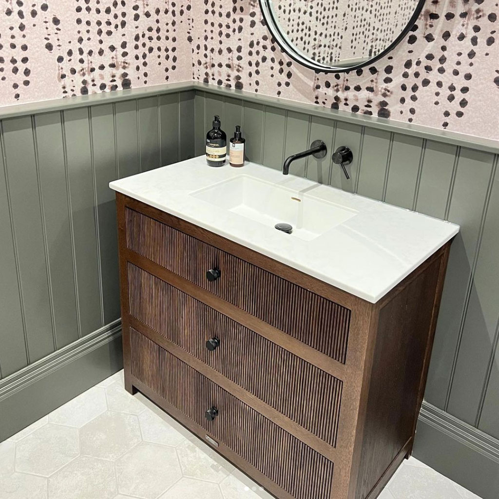 the clarence reeded oak chest vanity unit | undermounted basin